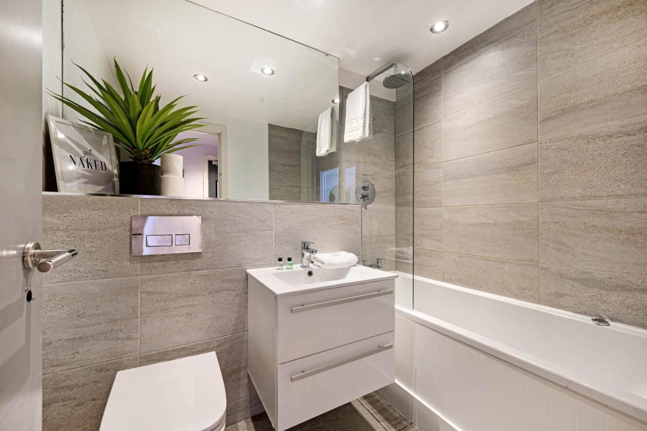 Host & - Halifax House Apt Ii